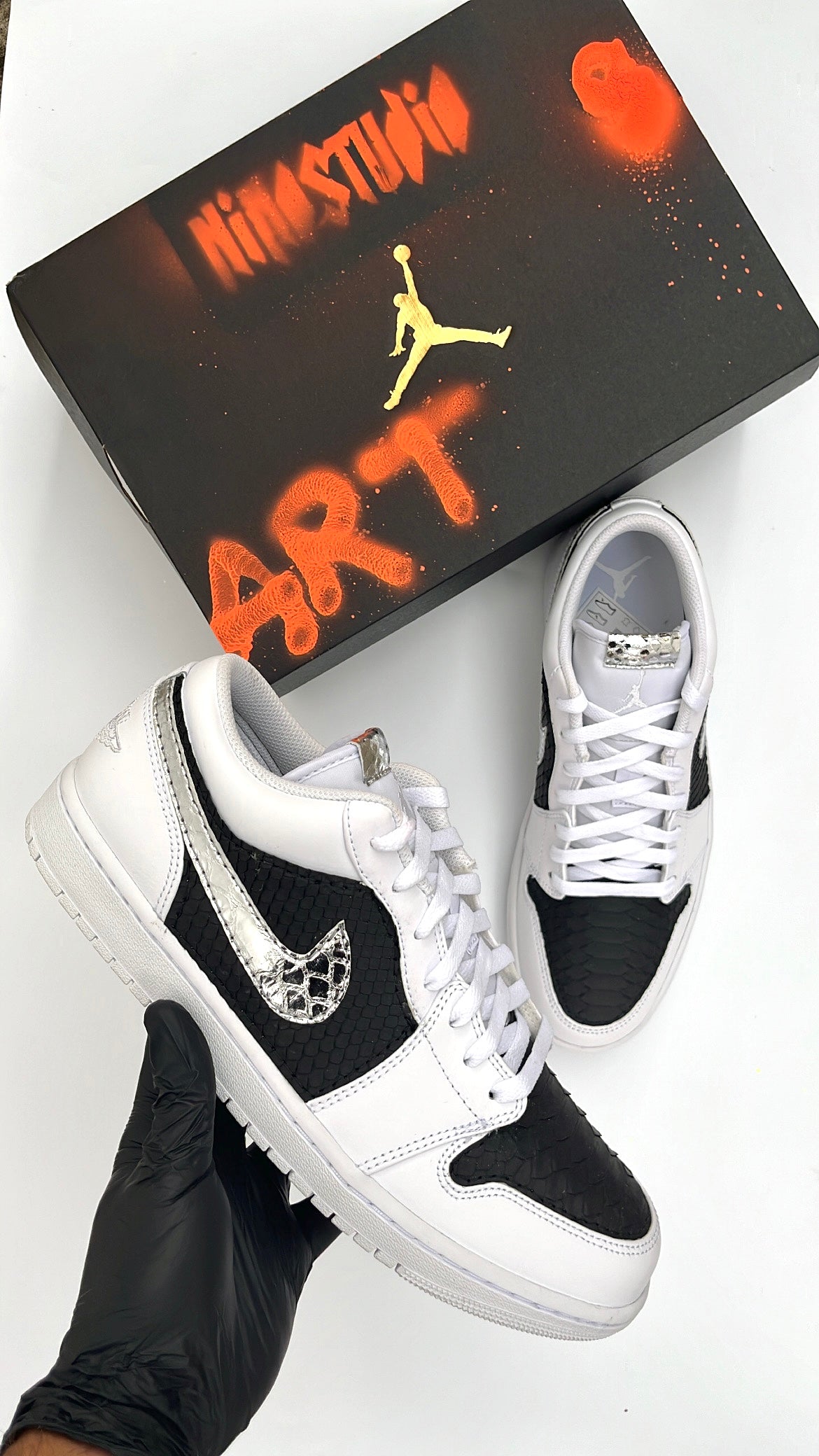 Nike Jordan 1 low black python,crome swoosh