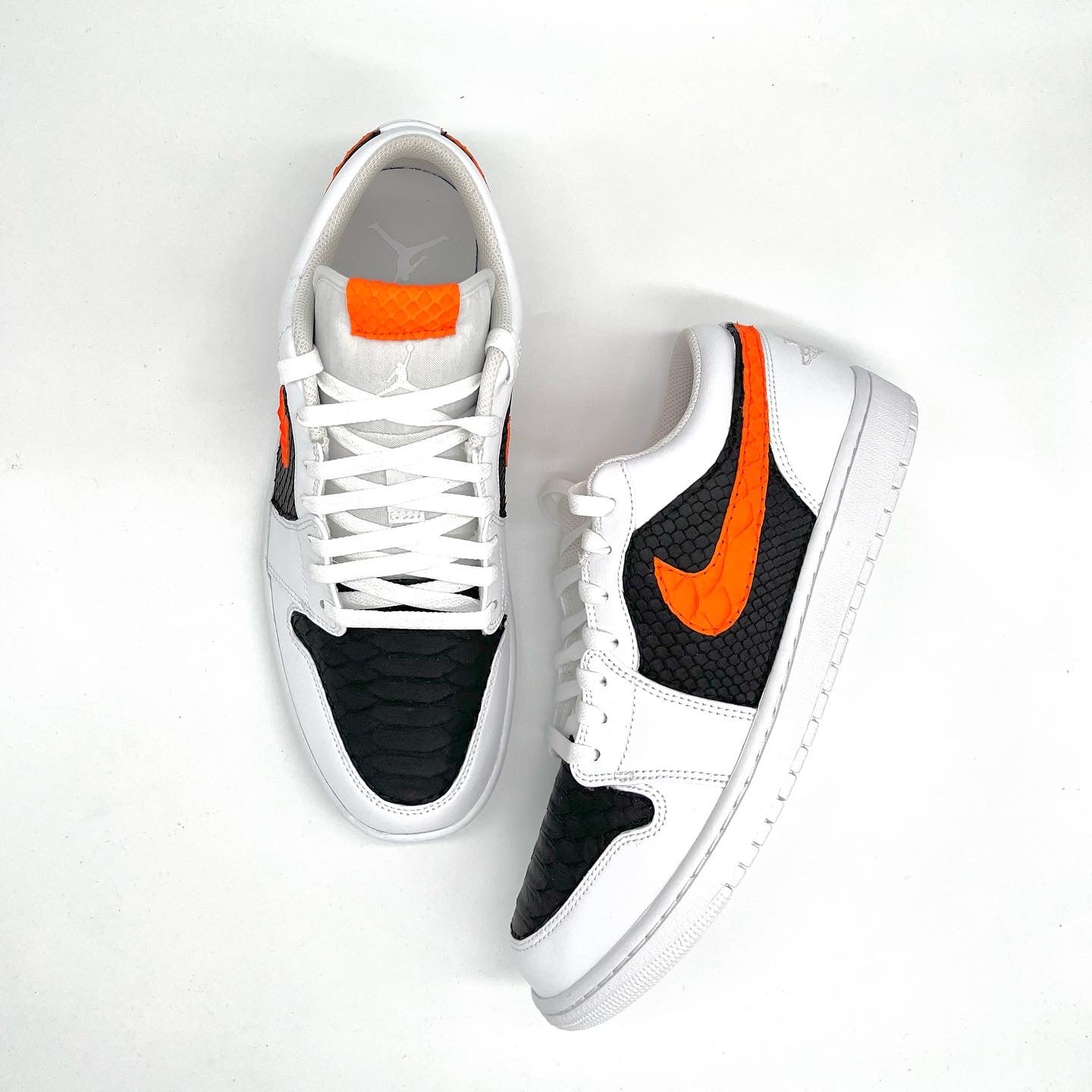 Nike Jordan 1 low "black and orange python"