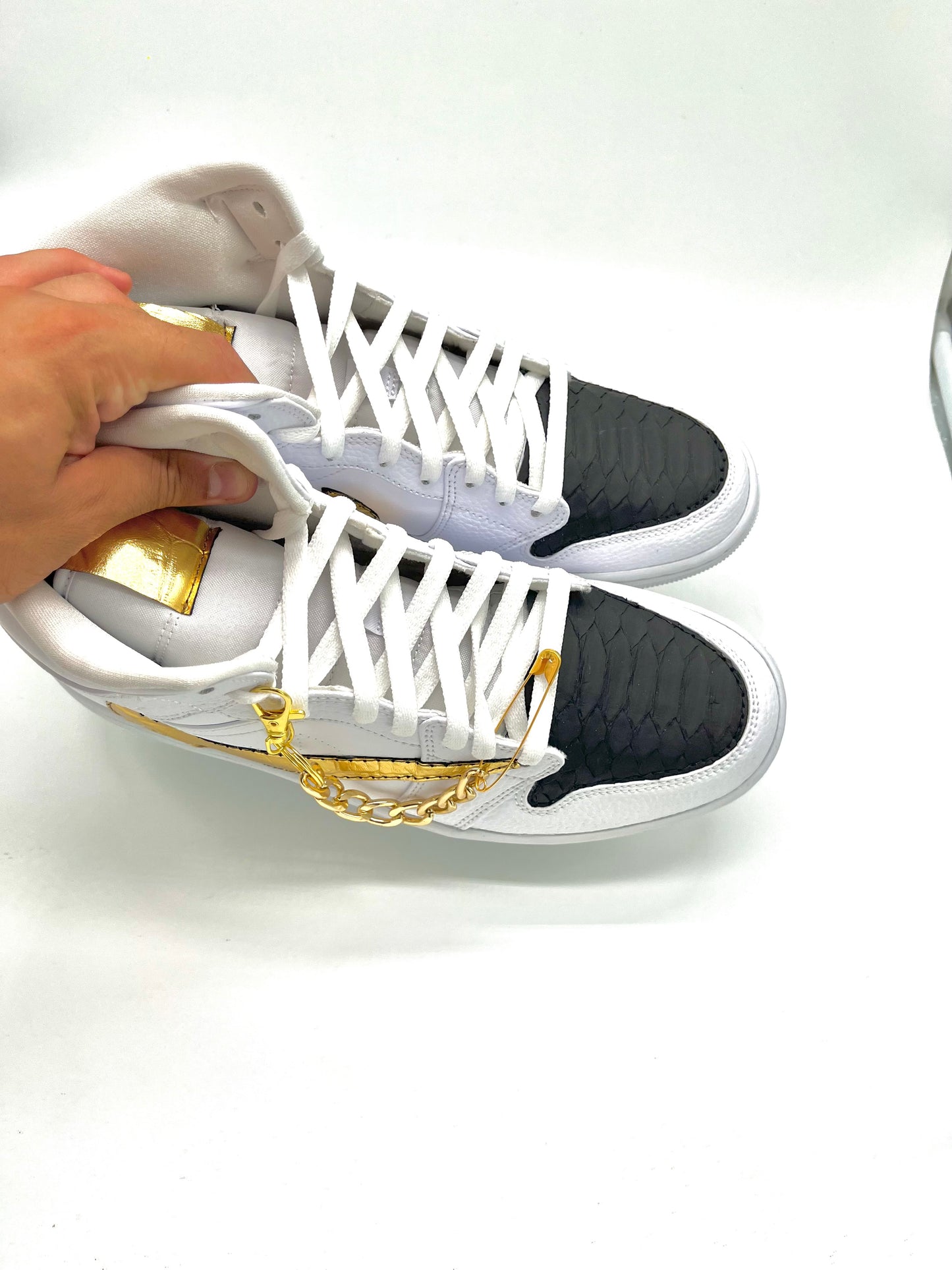 Jordan 1 mid custom "reverse black and gold "