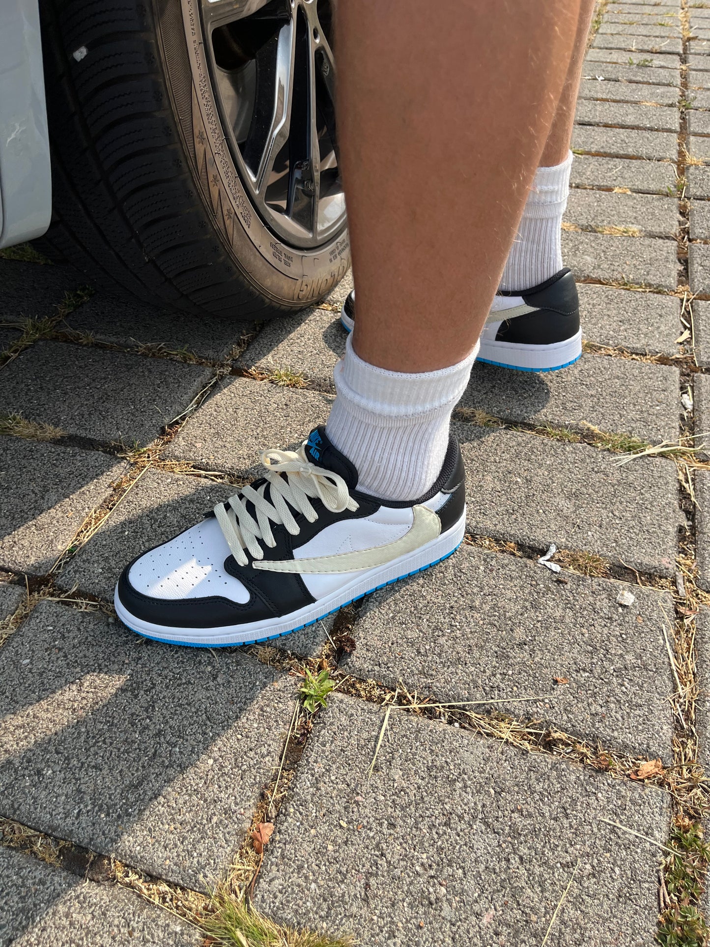 Jordan 1 low powder blue "beige reverse swoosh"