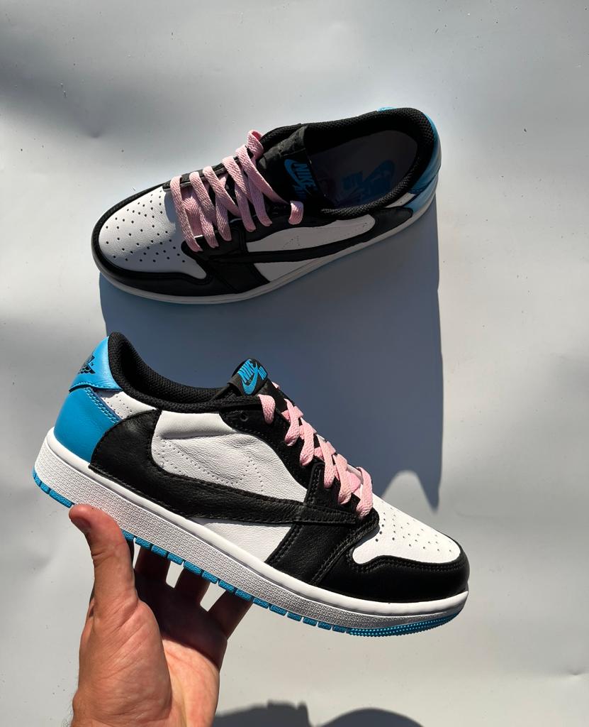 "Reverse swoosh" jordan 1 custom - Ninostudio